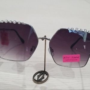 Betsey Johnson Sunglasses NWT